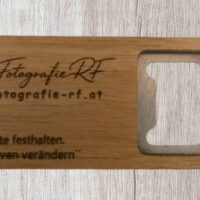Flaschenöffner aus Holz – personalisierbar mit Gravur